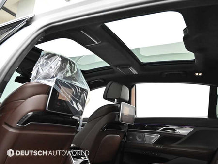 BMW 7-Series — photo 18