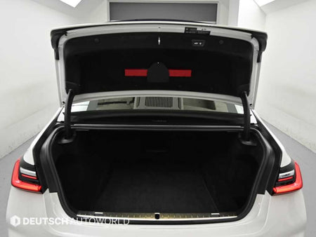 BMW 7-Series — photo 19