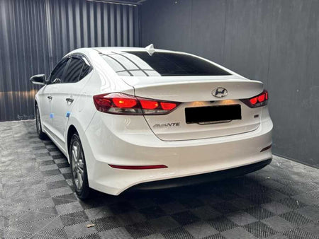 Hyundai Avante — photo 03