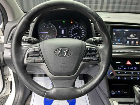 Hyundai Avante — photo 08