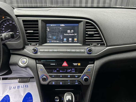 Hyundai Avante — photo 09
