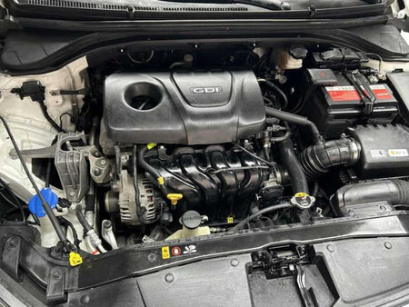 Hyundai Avante — photo 16