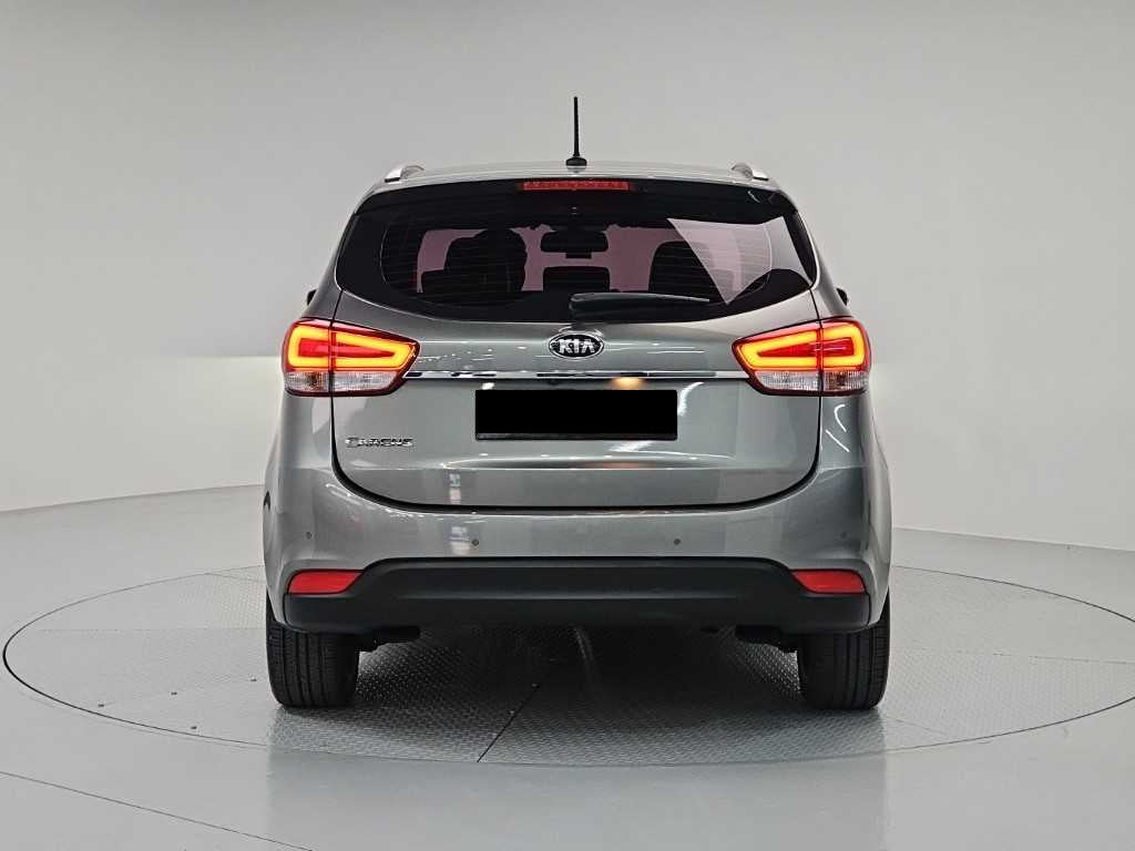 Kia Carens — photo 03