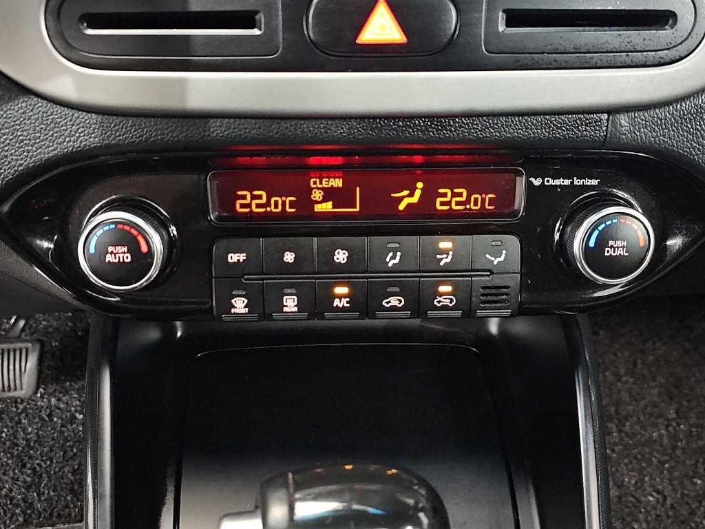 Kia Carens — photo 10
