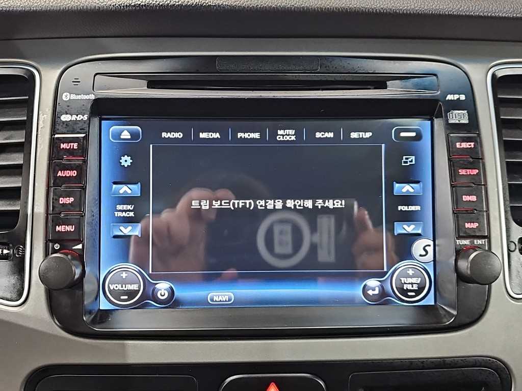 Kia Carens — photo 16