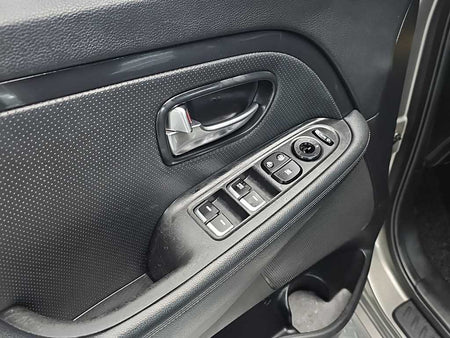 Kia Carens — photo 17