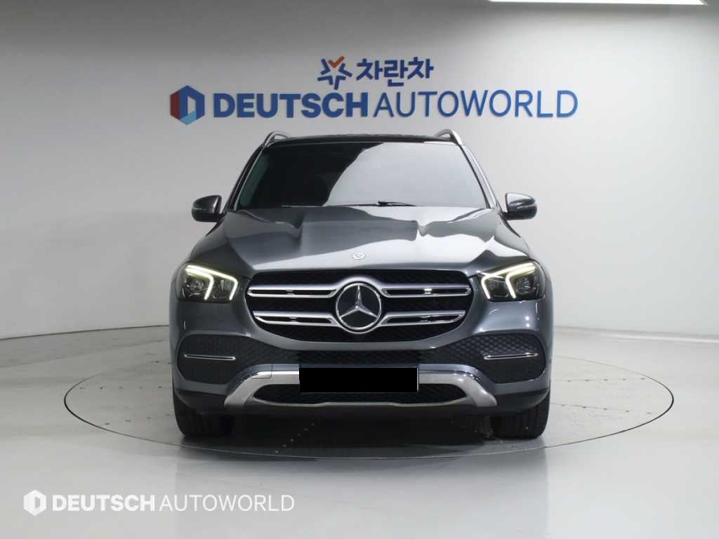 Mercedes-Benz GLE-Class — photo 01