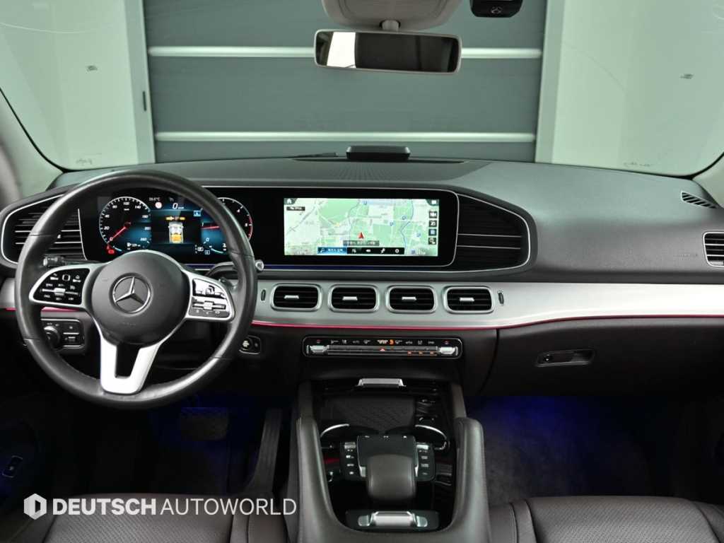 Mercedes-Benz GLE-Class — photo 08