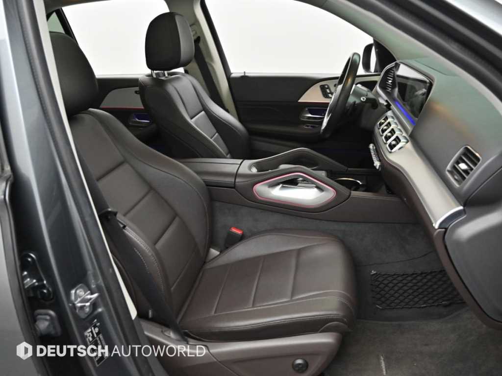 Mercedes-Benz GLE-Class — photo 10