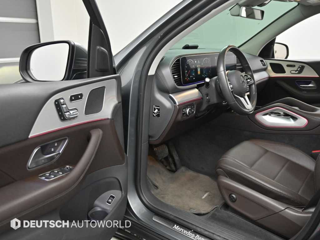 Mercedes-Benz GLE-Class — photo 11