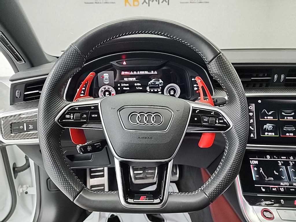 Audi S7 — photo 09