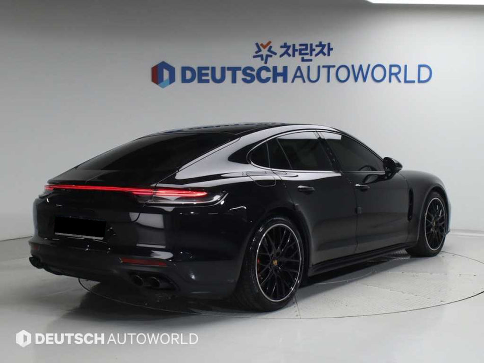 Porsche Panamera — photo 02
