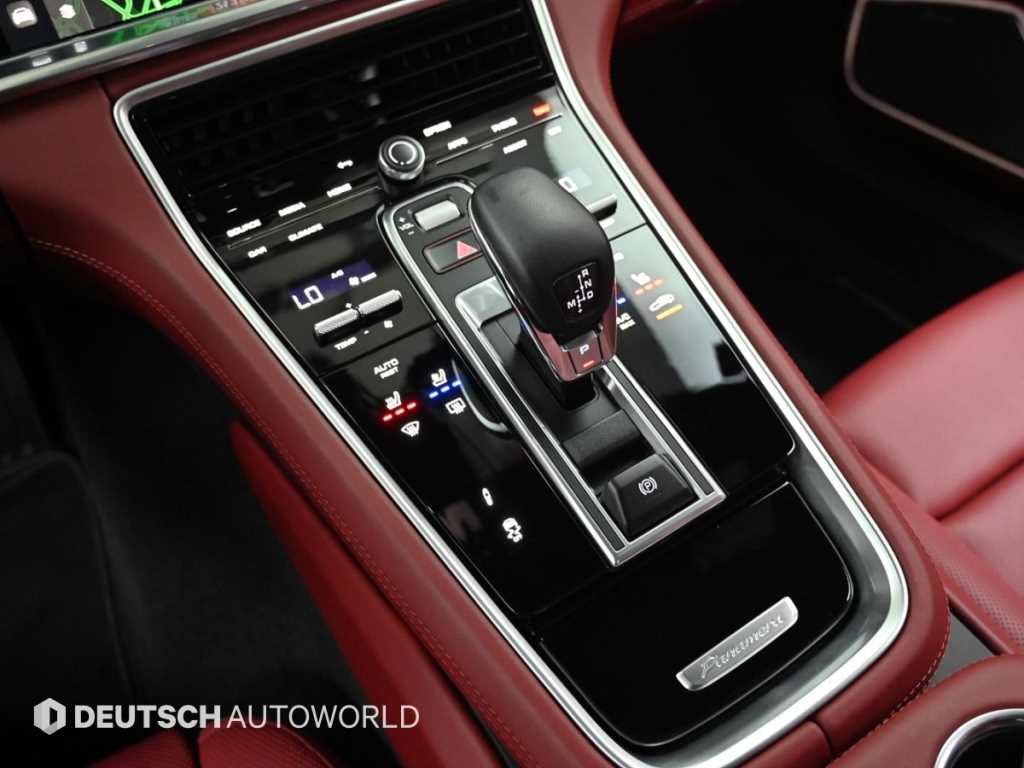 Porsche Panamera — photo 09