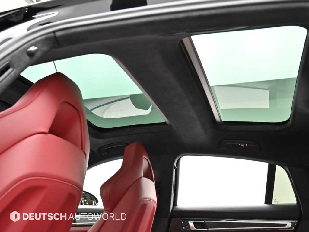 Porsche Panamera — photo 19