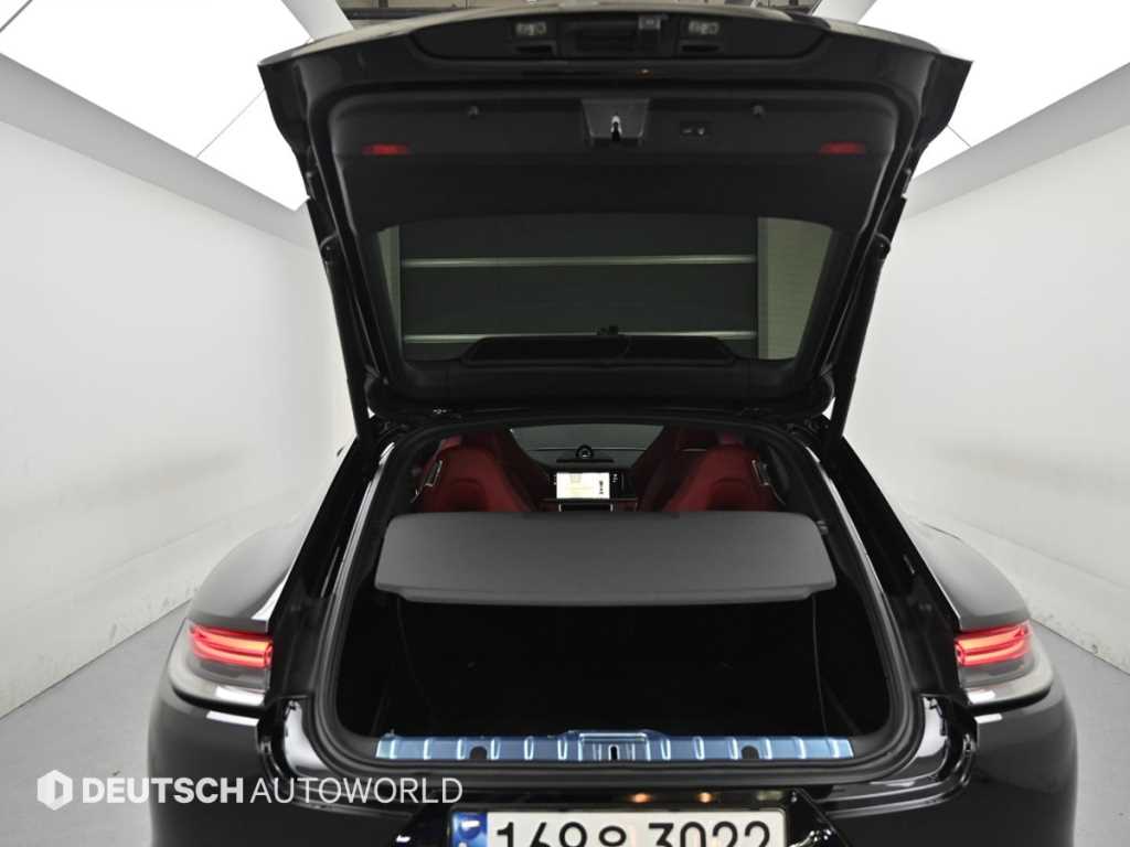 Porsche Panamera — photo 20