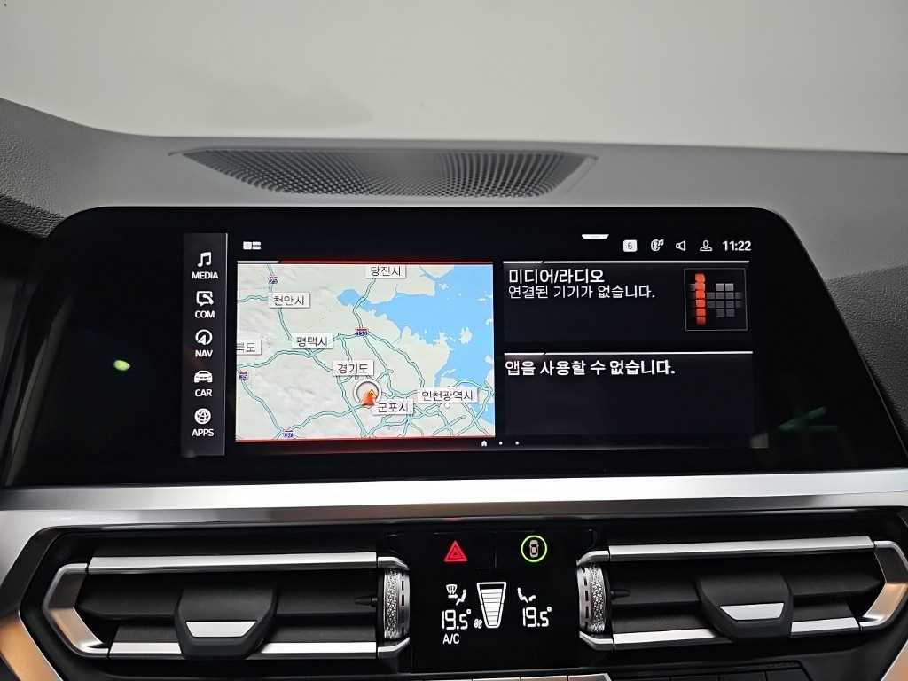 BMW 3-Series — photo 15