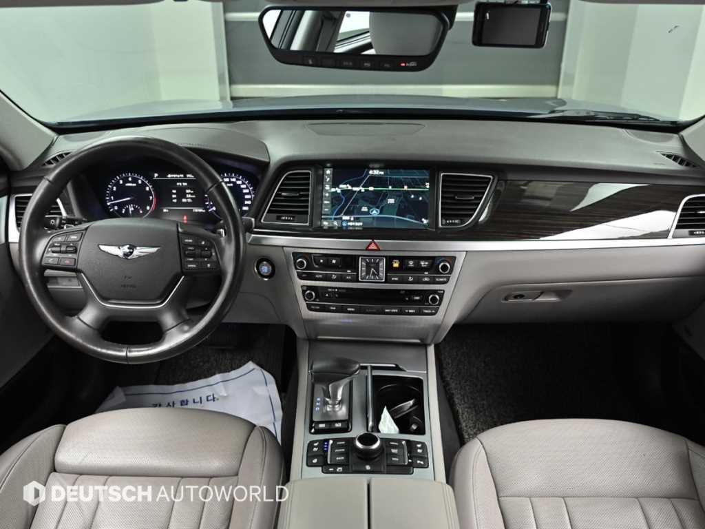 Genesis G80 — photo 07