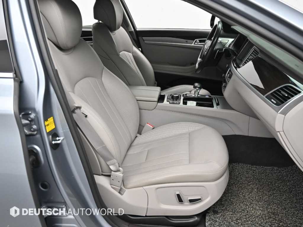 Genesis G80 — photo 10