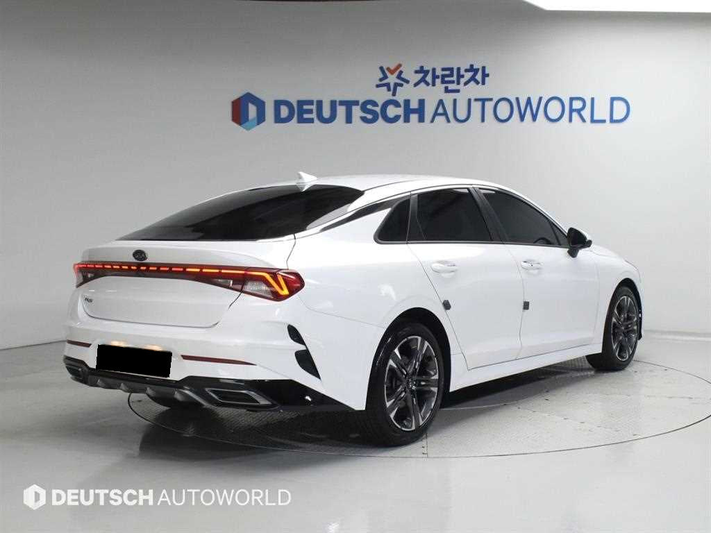 Kia K5 — photo 02