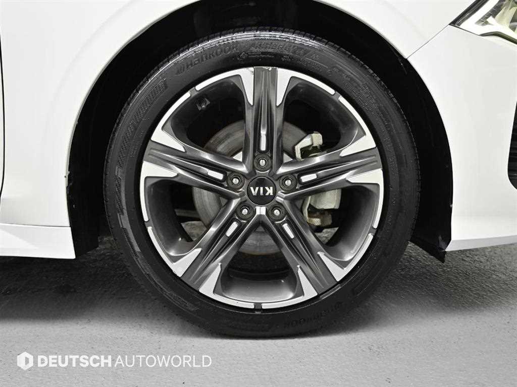 Kia K5 — photo 05