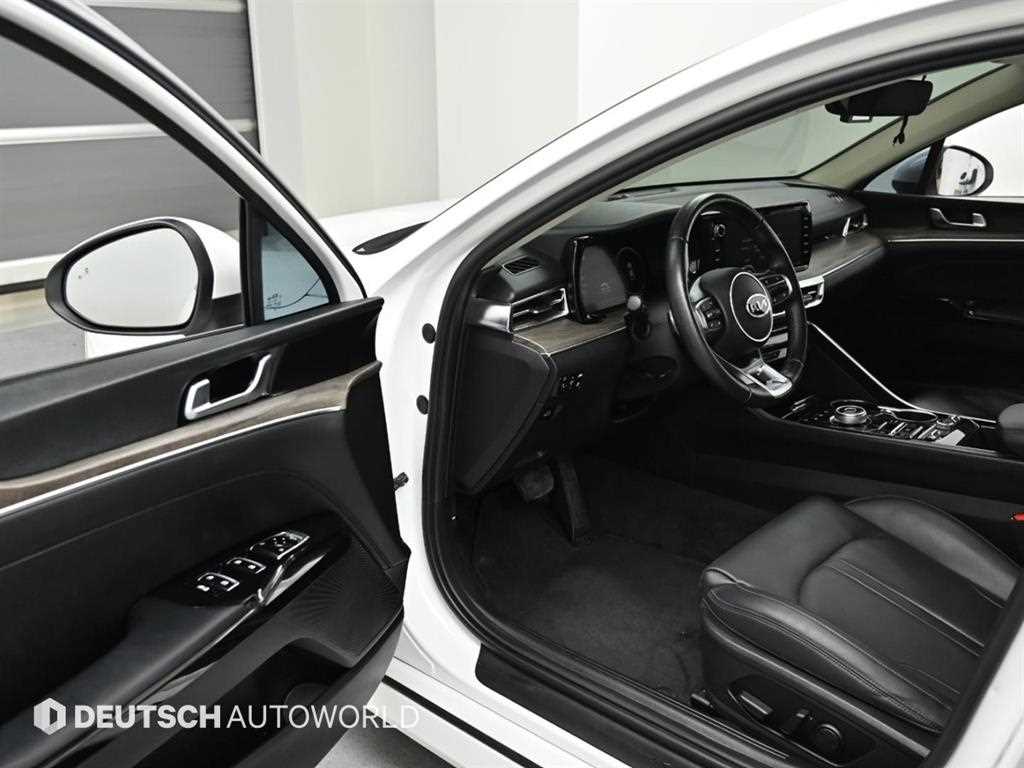 Kia K5 — photo 11