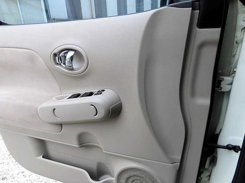 Nissan Cube — photo 11
