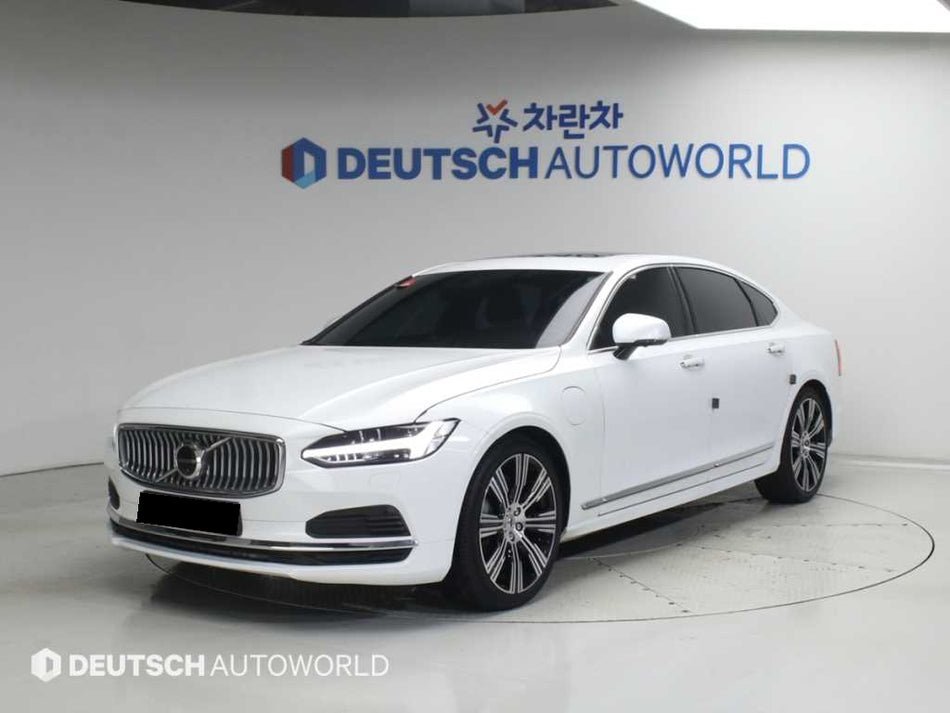 Volvo S90 — photo 01