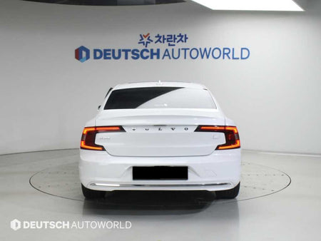 Volvo S90 — photo 04