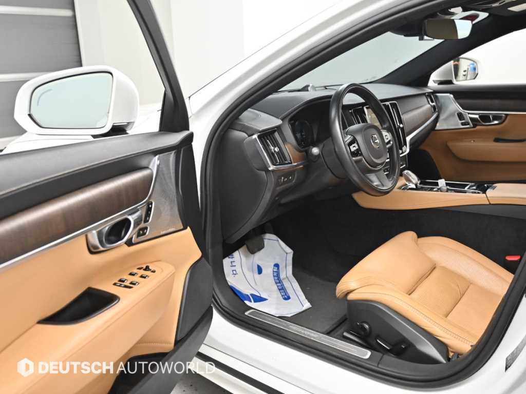 Volvo S90 — photo 11