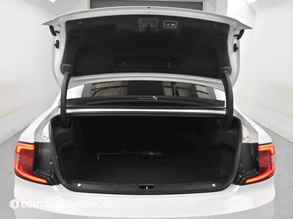 Volvo S90 — photo 19
