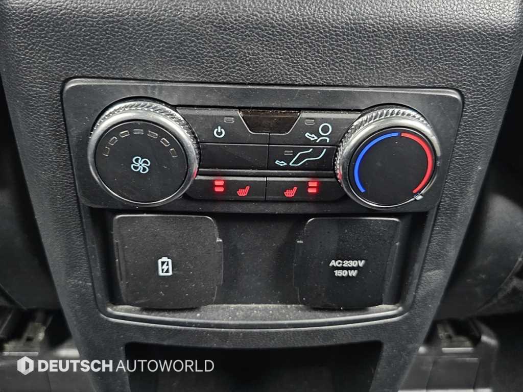 Ford Explorer — photo 16