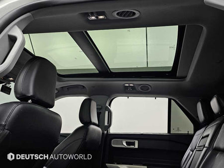 Ford Explorer — photo 18