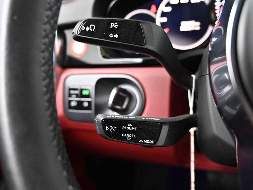 Porsche Cayenne — photo 16