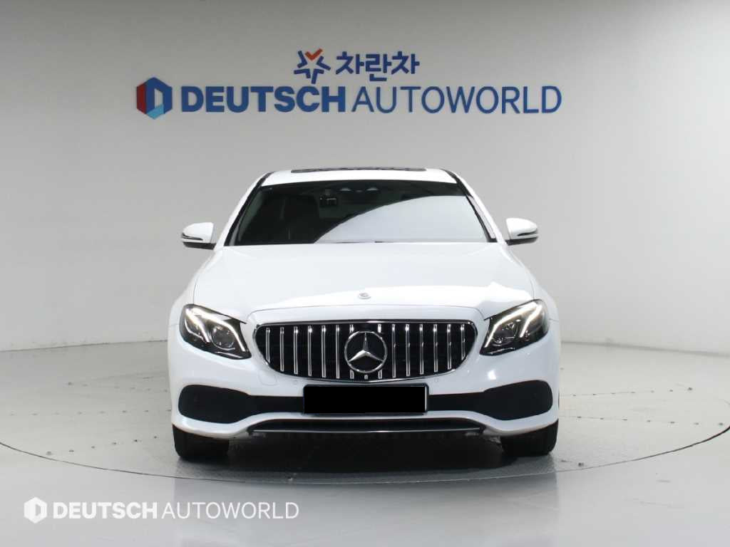 Mercedes-Benz E-Class — photo 03