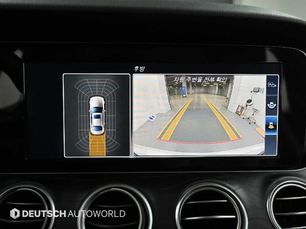 Mercedes-Benz E-Class — photo 15
