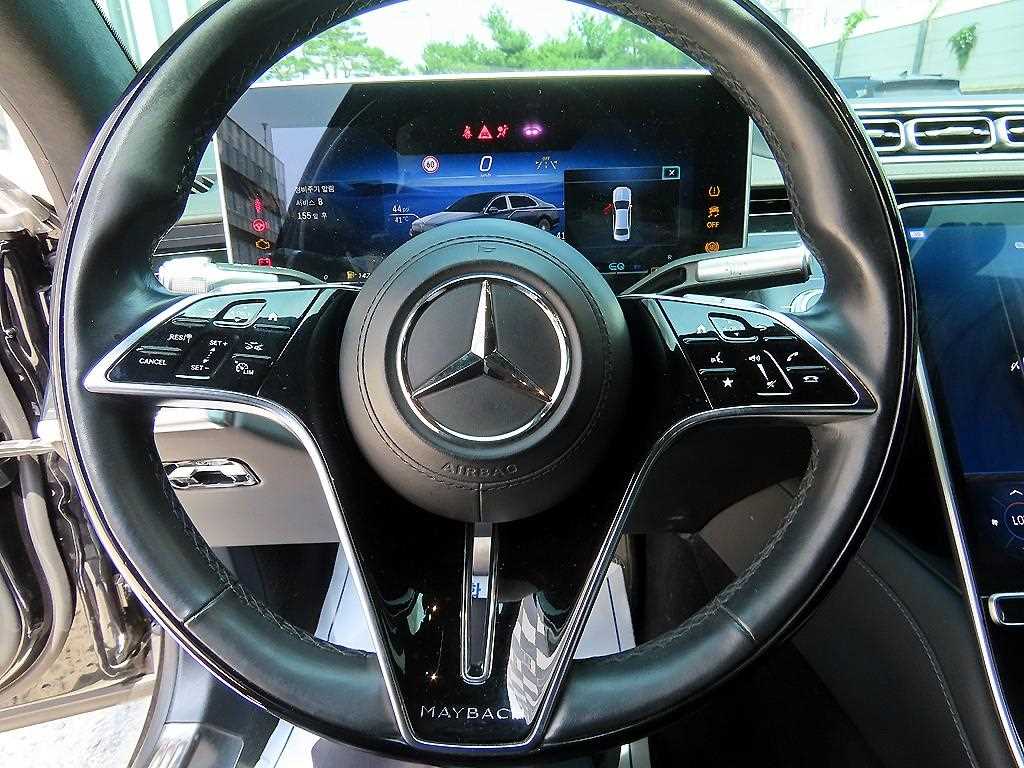 Mercedes-Benz S-Class — photo 08