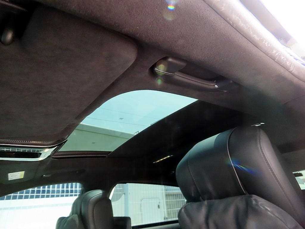 Mercedes-Benz S-Class — photo 17