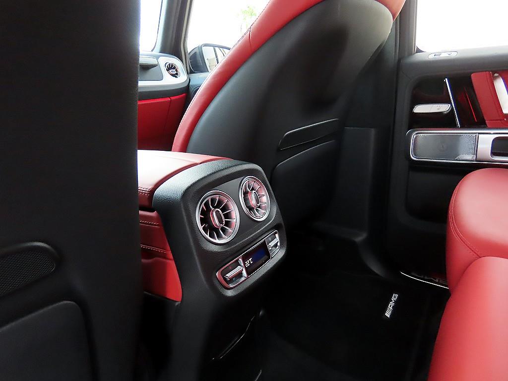Mercedes-Benz G-Class — photo 16