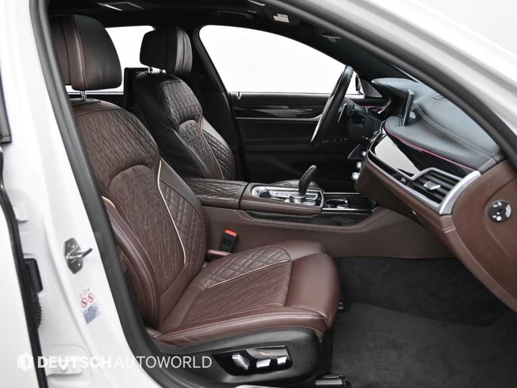 BMW 7-Series — photo 10