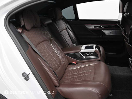 BMW 7-Series — photo 12
