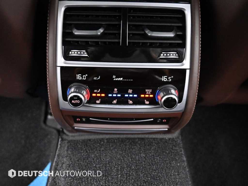 BMW 7-Series — photo 16