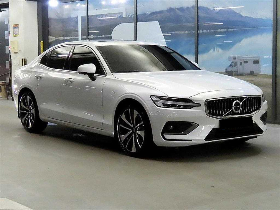 Volvo S60 — photo 01