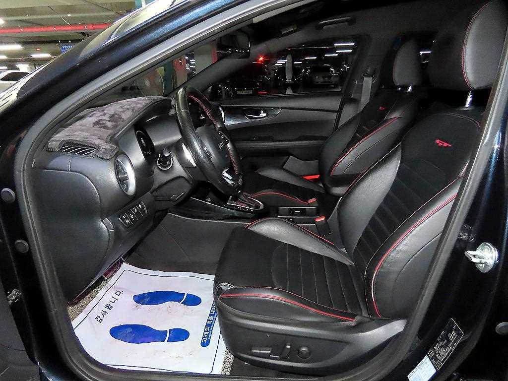 Kia K3 — photo 06