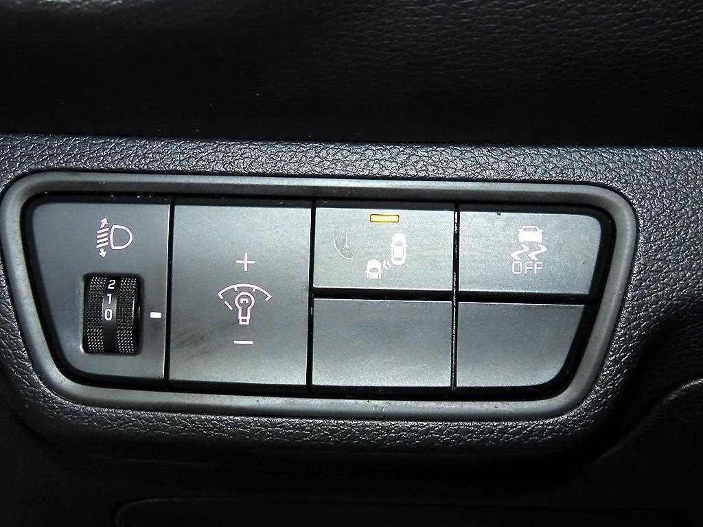 Kia K3 — photo 14
