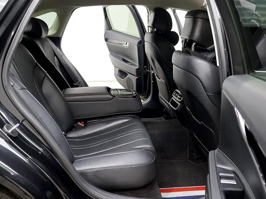 Genesis G80 — photo 12