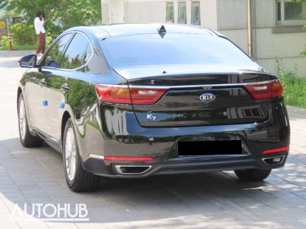 Kia K7 — photo 04