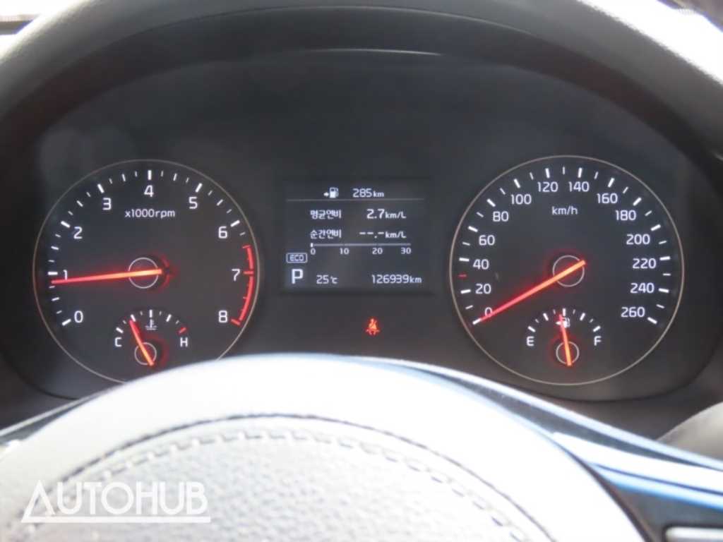 Kia K7 — photo 06