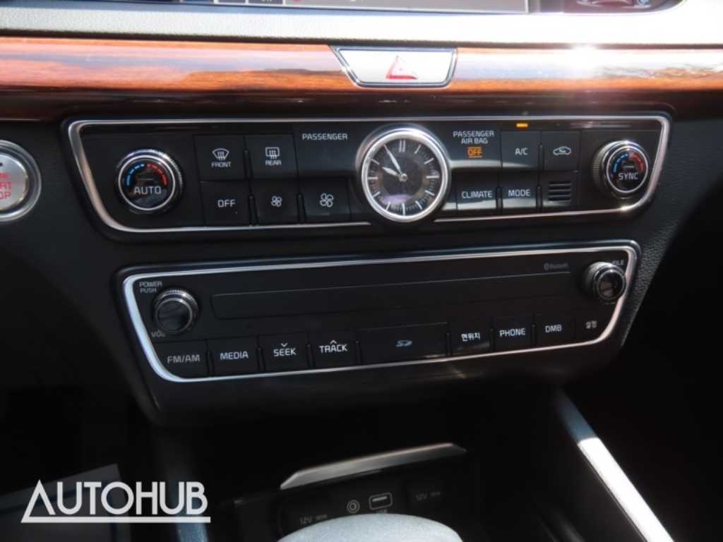 Kia K7 — photo 08