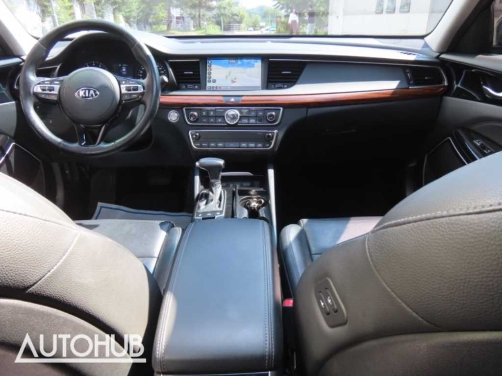 Kia K7 — photo 16