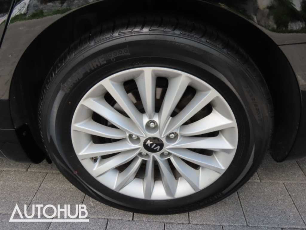 Kia K7 — photo 18